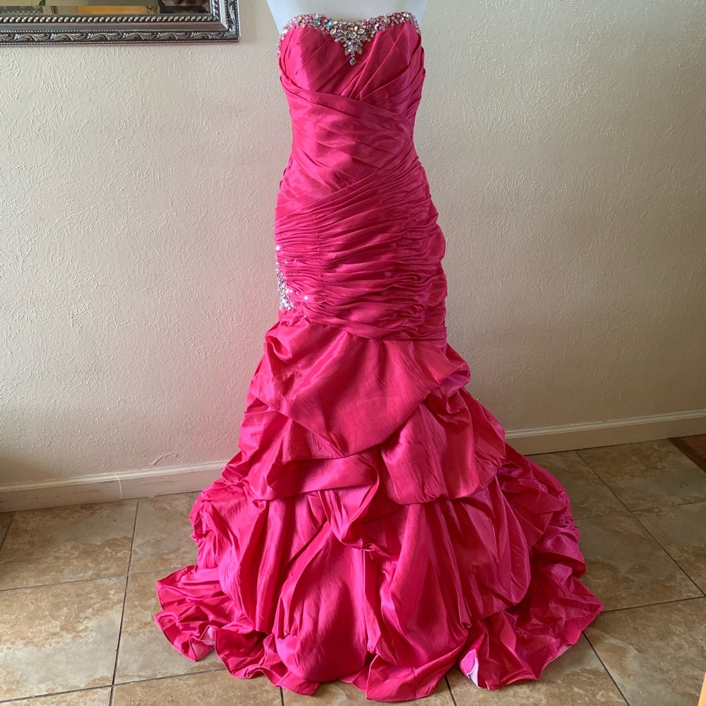 Strapless Serpentine Tafetta Fuschia Prom Gown